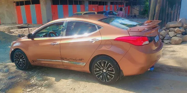 Hyundai Sedan 2011 Code 2 – photo 5