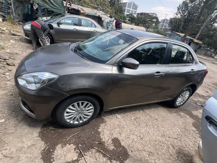 Suzuki Dzire 2022 Automatic – photo 5