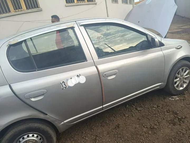 Toyota Vitz Automatic – photo 3