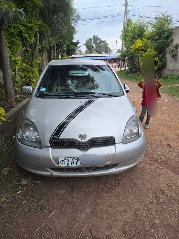 Toyota Vitz 2001 Automatic – photo 3