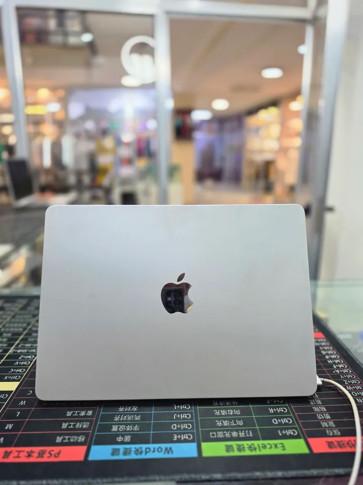 Apple MacBook Air M4 2025 – photo 5