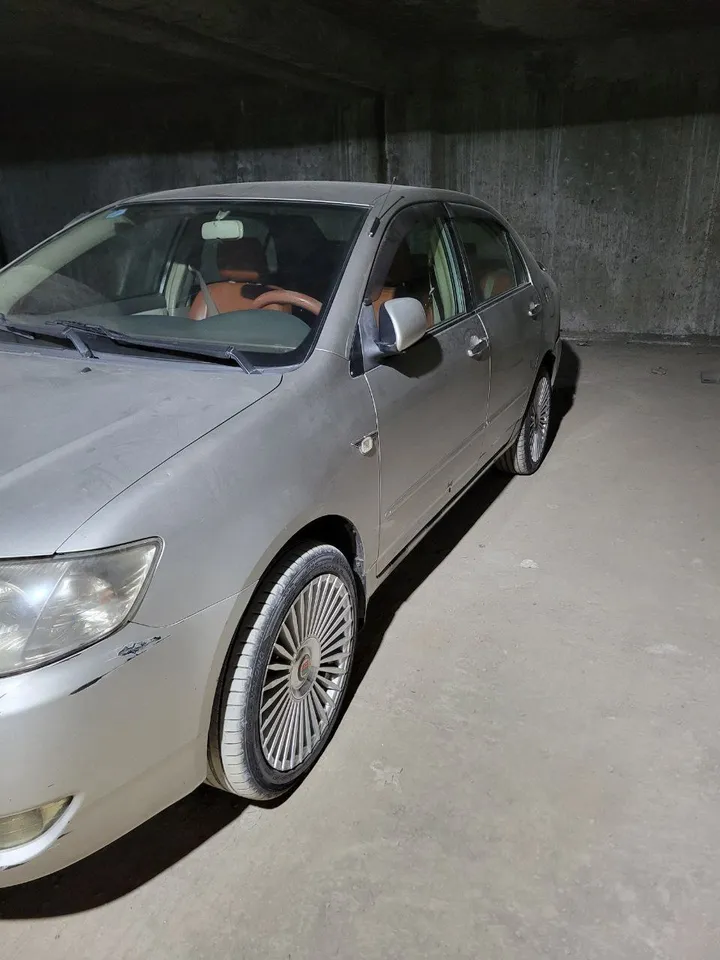 Toyota Corolla 2005 Automatic – photo 4