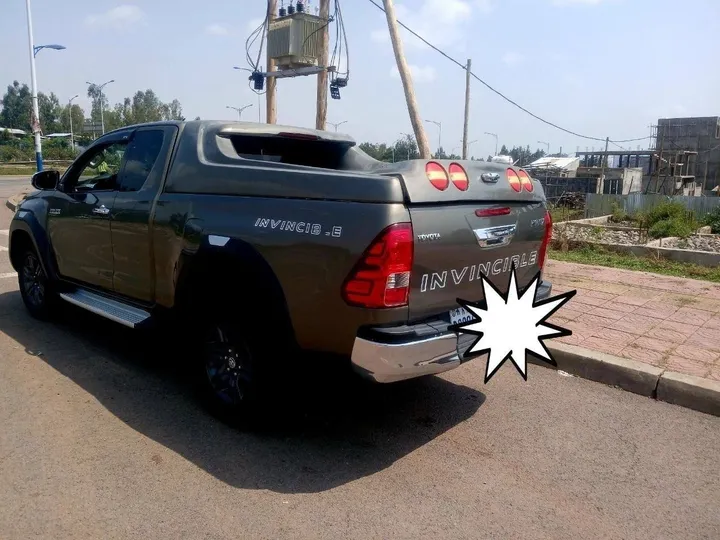 Toyota Hilux Invincible 2021 – photo 4