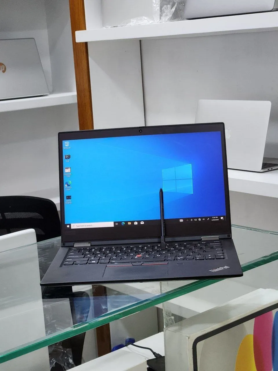 Lenovo ThinkPad Yoga X390 Laptop – photo 3