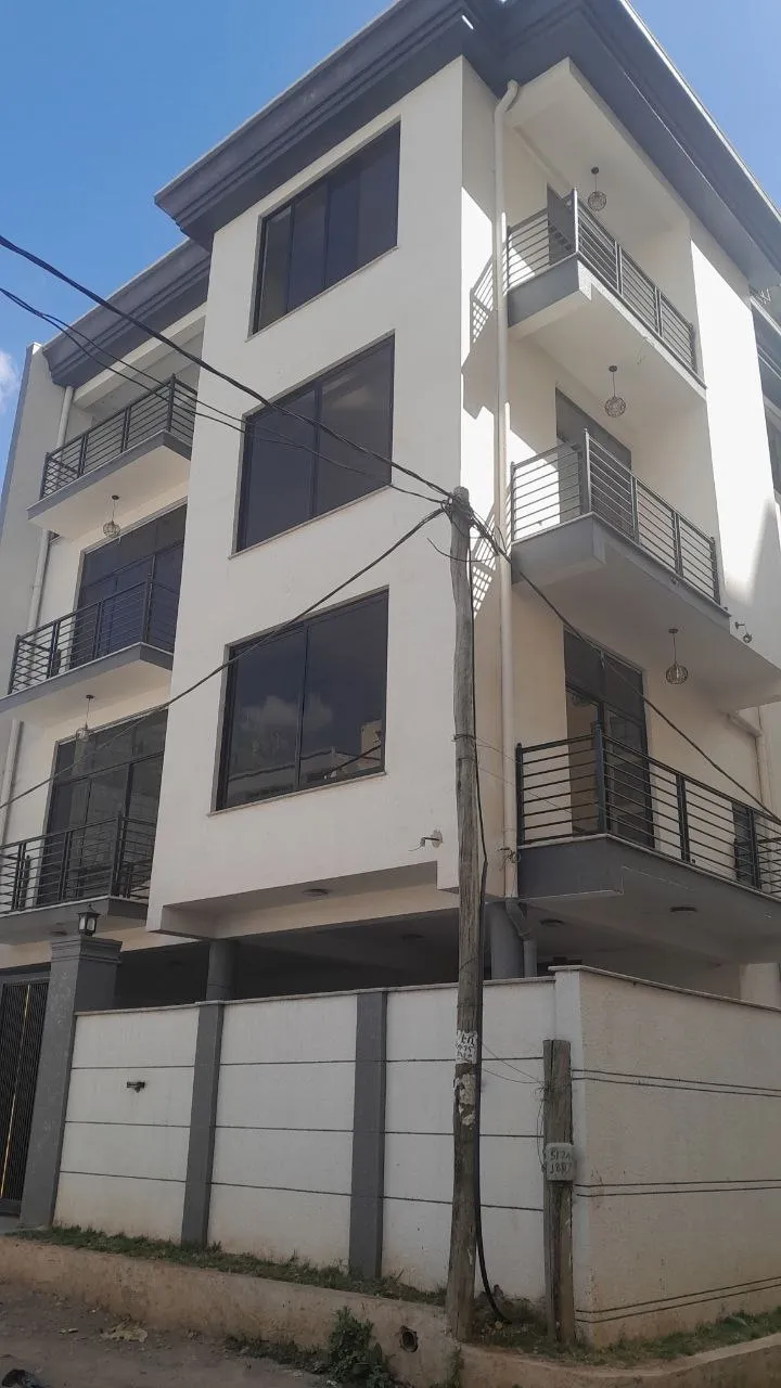 G+3 House 210 Sqm Ayat Compound – photo 9