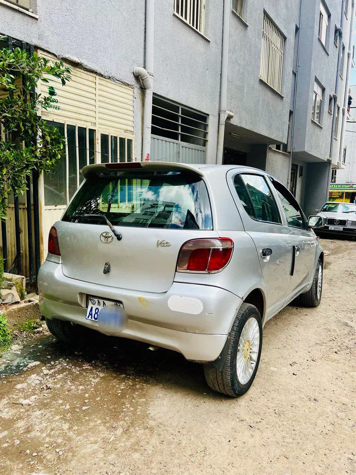 Toyota Vitz 2001 Automatic 1.0L – photo 3