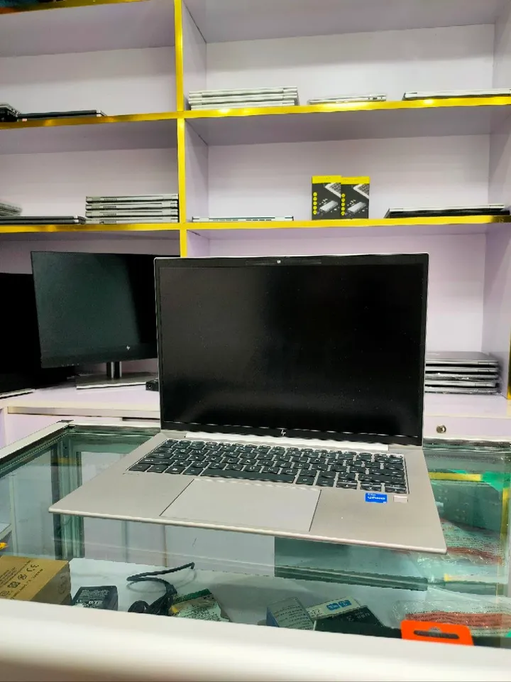 HP ZBook G10 i5 16GB 512GB – photo 3
