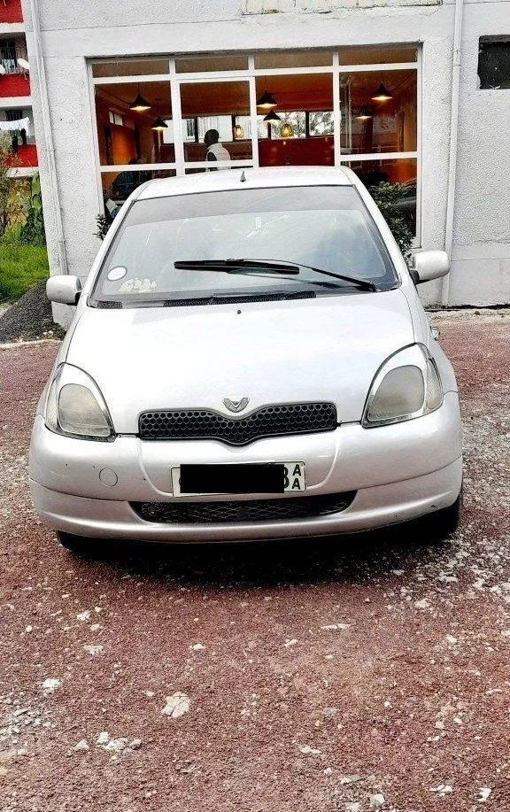 Toyota Vitz 2000 Code 3 – photo 3