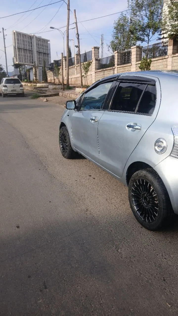 Toyota Yaris Compact 2007 – photo 3