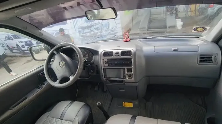 Toyota Hiace D4D Dolphin Van 2011 – photo 5