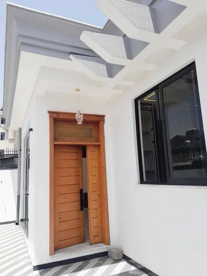 Modern 5-Bedroom Villa in Ayat – photo 6