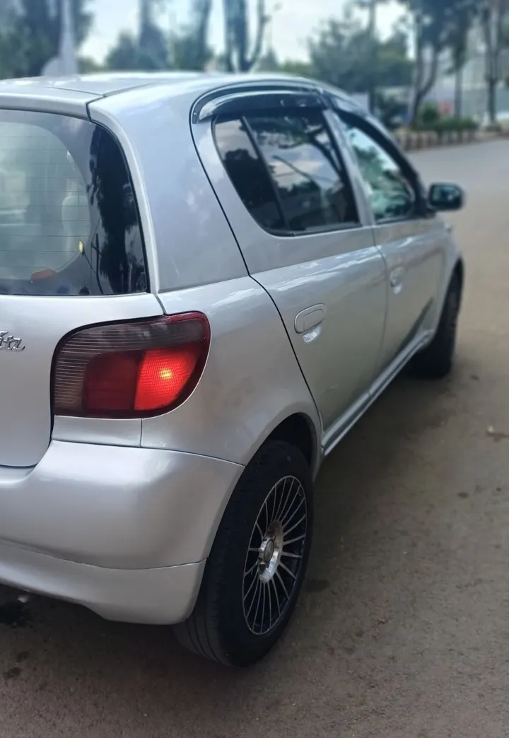 Toyota Vitz 2001 Automatic – photo 5
