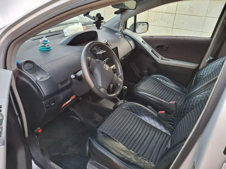 Toyota Yaris Compact 2008 – photo 3