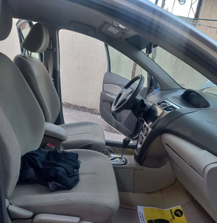 Toyota Yaris Belta 2010 Automatic – photo 3