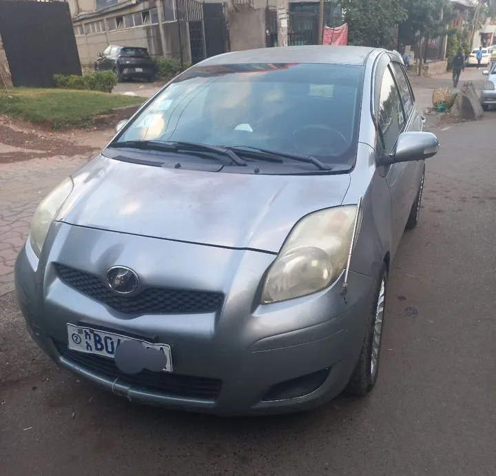 Toyota Yaris Compact 2010 – photo 9