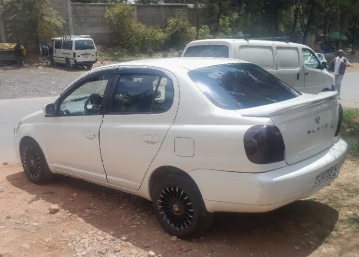 Toyota Platz 2001 Automatic – photo 6