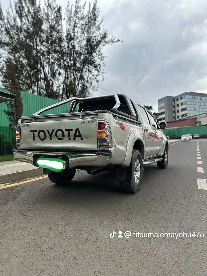 Toyota Hilux Double Cab 2010 – photo 4