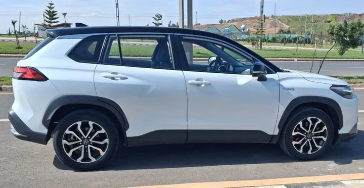 Toyota Corolla Cross Hybrid 2024 – photo 3