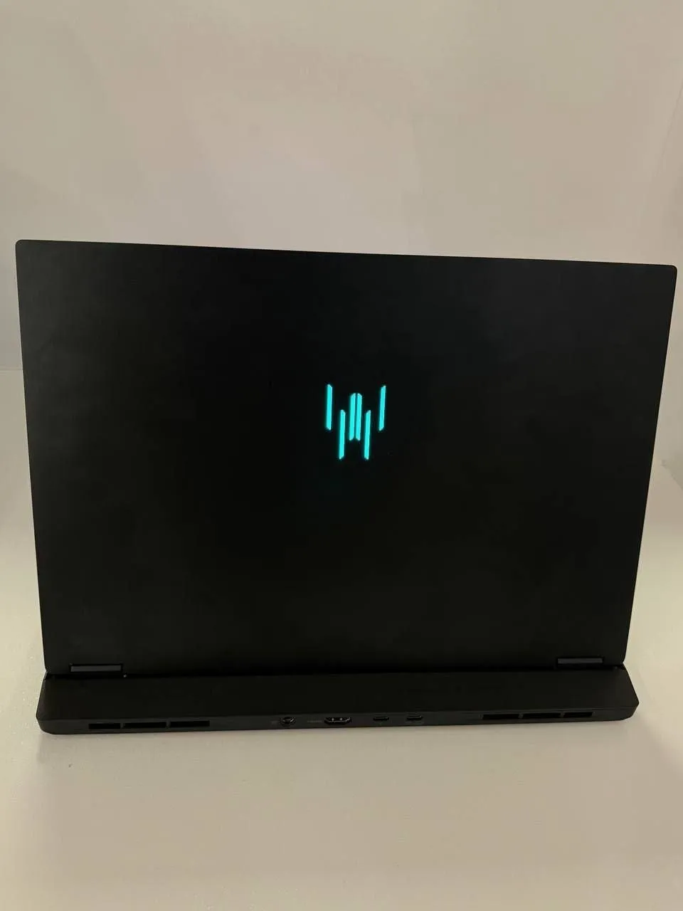 Acer Predator Helion Neo 16 Gaming Laptop – photo 3