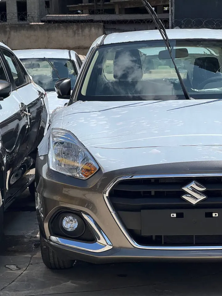 Suzuki Desire 2022 Gray Sedan – photo 4