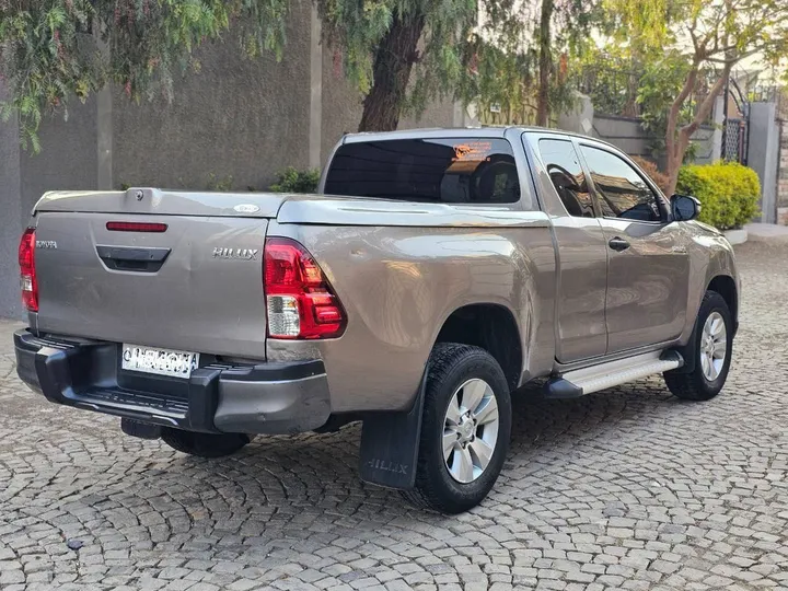 2020 Toyota Hilux Revo Extra Cab – photo 6