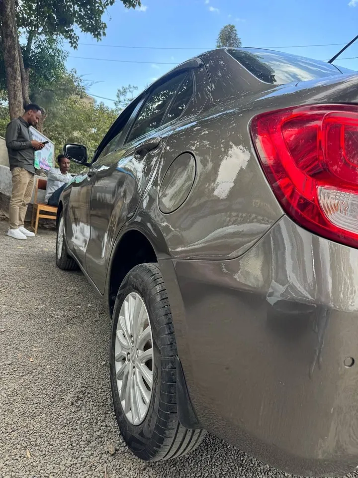 Suzuki Dzire 2022 Automatic – photo 7
