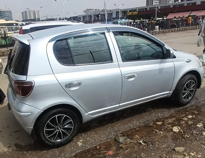 Toyota Vitz 2002 Automatic – photo 4