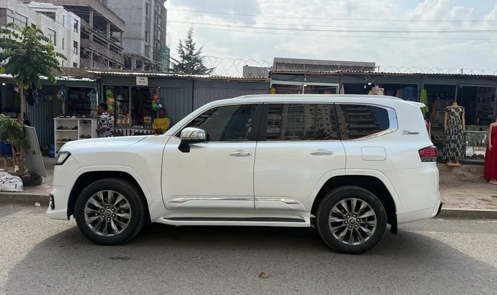 Toyota Land Cruiser VX-R 2022 – photo 5