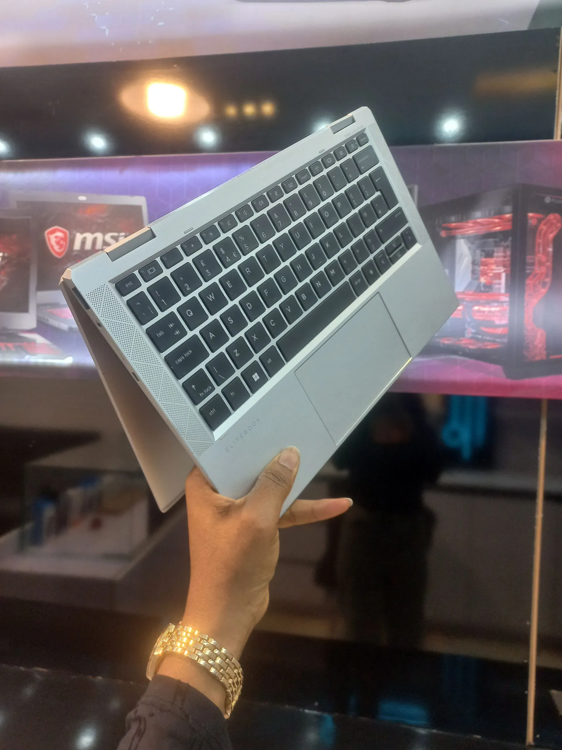 HP EliteBook 1030 G8 i5 Laptop – photo 4
