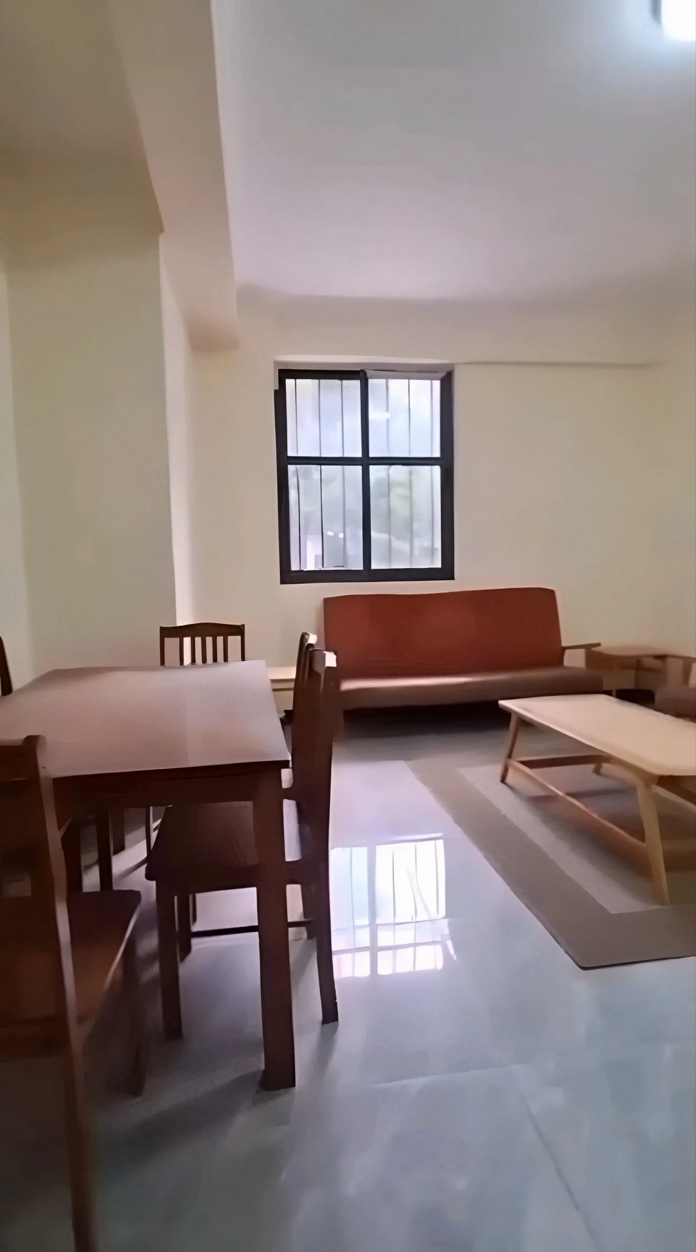 1 Bedroom Apartment in Olympia – photo 3