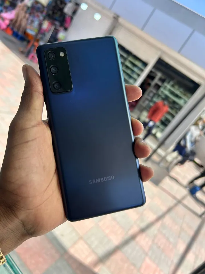 Samsung Galaxy S20 FE 5G – photo 3