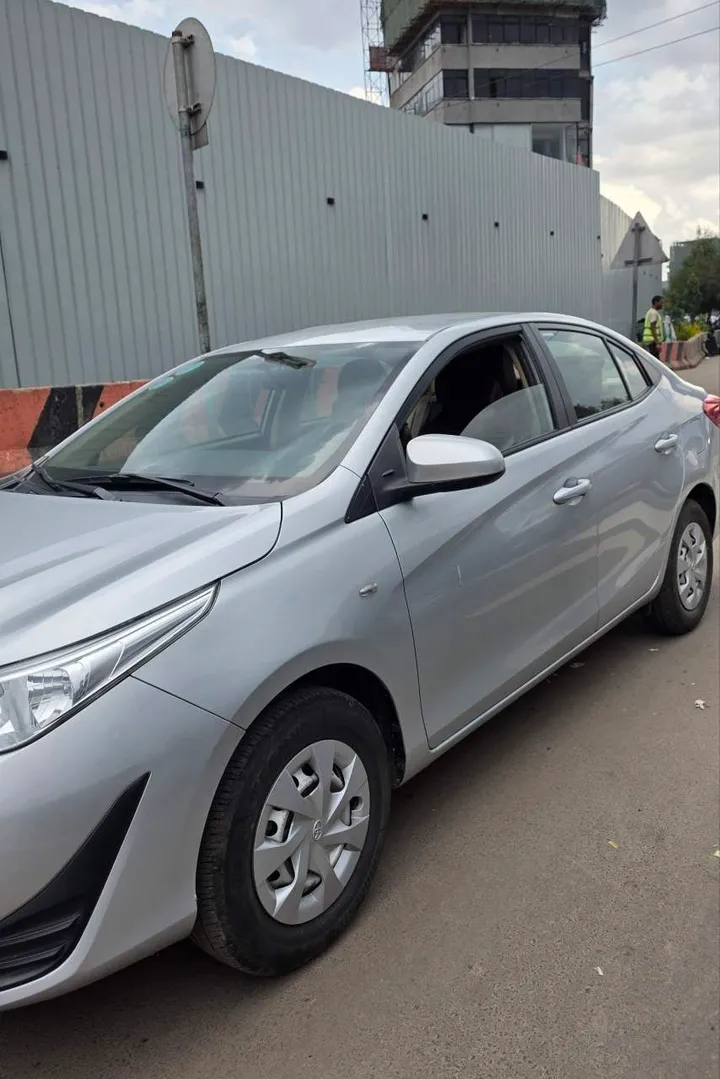 Toyota Yaris Sedan 2020 Automatic – photo 3
