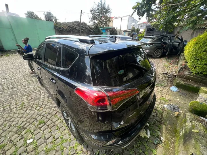 Toyota RAV4 2017 AWD Automatic – photo 7