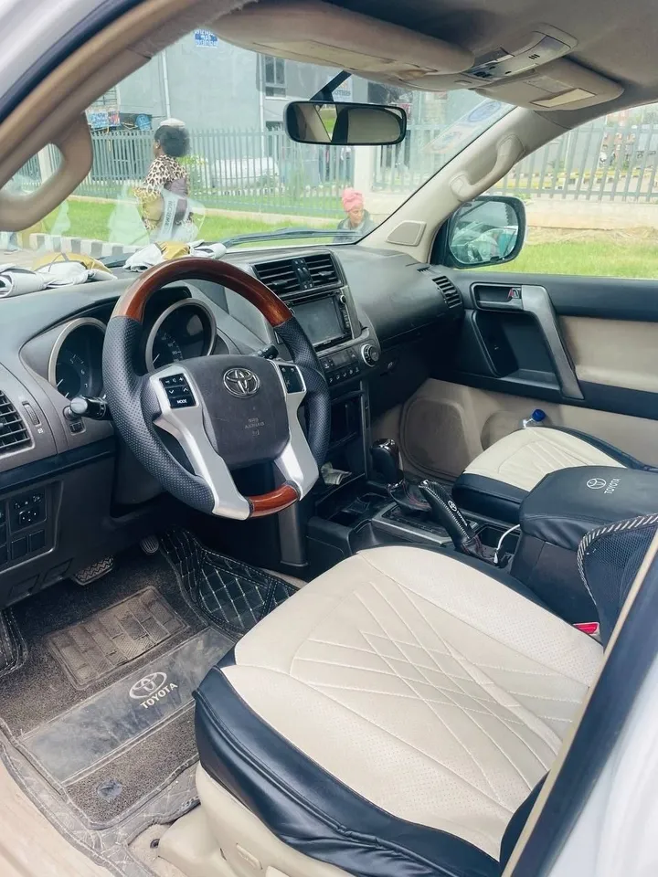 Toyota Landcruiser Prado 2012 – photo 6