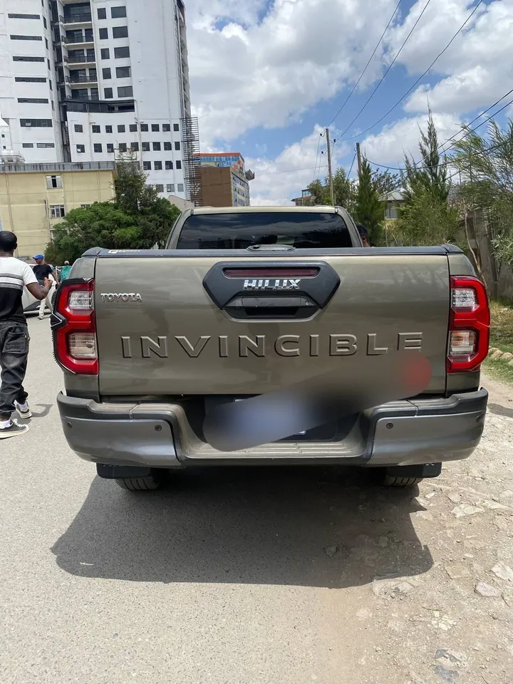Toyota Hilux Invincible 2021 Diesel – photo 4