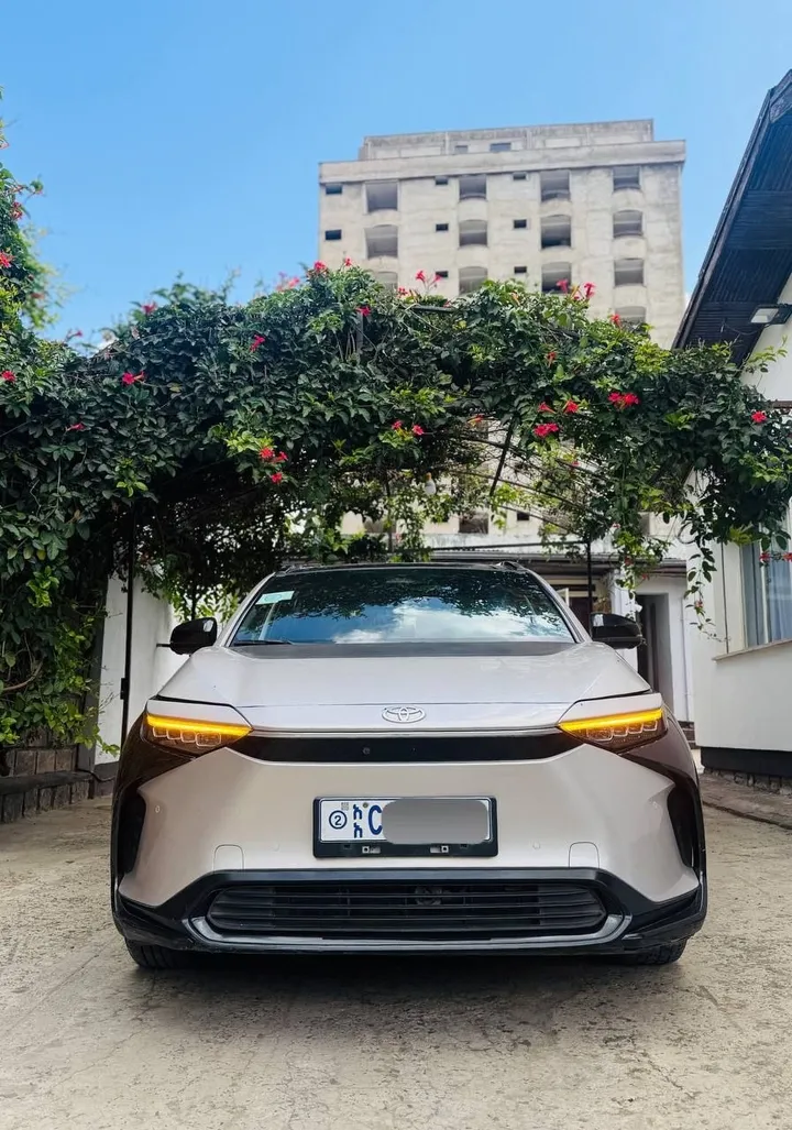Toyota BZ4X 2023 Electric SUV – photo 8