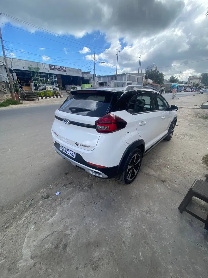 2022 White Chery SUV – photo 5