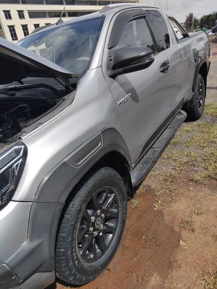 Toyota Hilux Invincible 2021 Diesel – photo 4