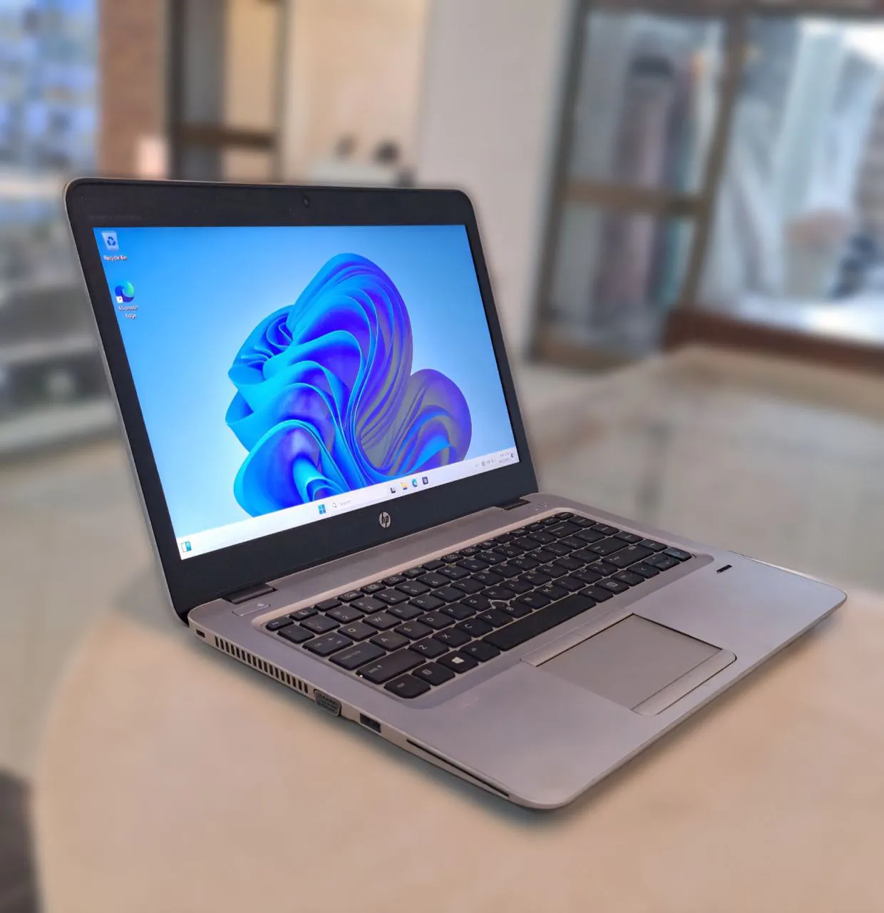 HP EliteBook 840 G4 i5 Laptop – photo 3