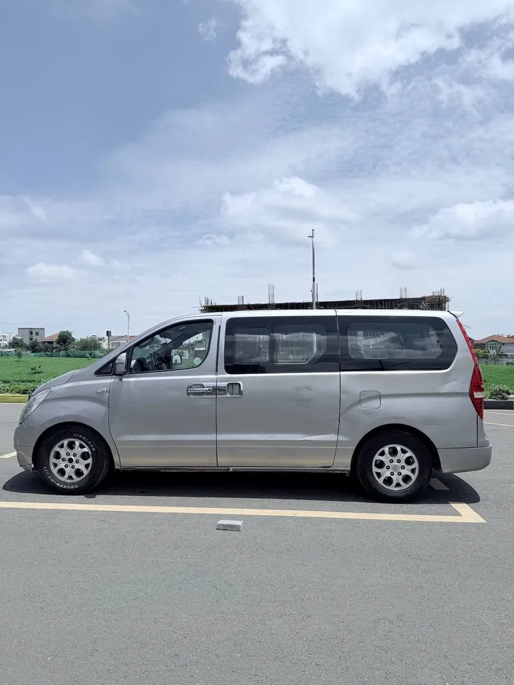Hyundai Grand Starex 2011 Automatic – photo 3
