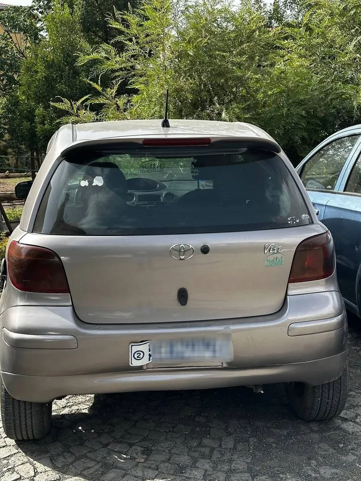 Toyota Vitz 2004 Automatic 1.0L – photo 3