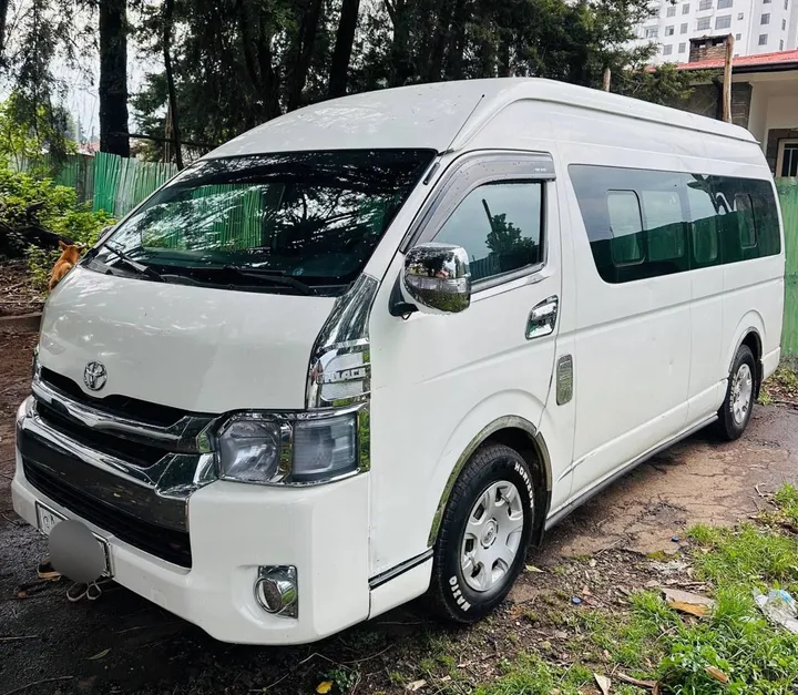 Toyota Hiace GL 2015 – photo 9