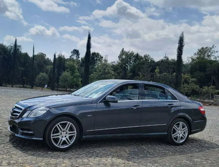 Mercedes-Benz E-Class E200 2013 – photo 6