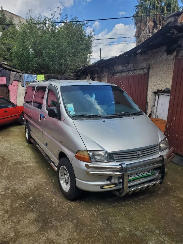 Toyota Dolphin D4D 2002 Manual – photo 3