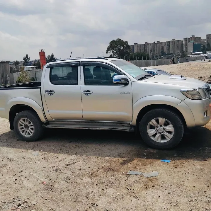 Toyota Hilux Vigo Double Cabin 2011 – photo 4