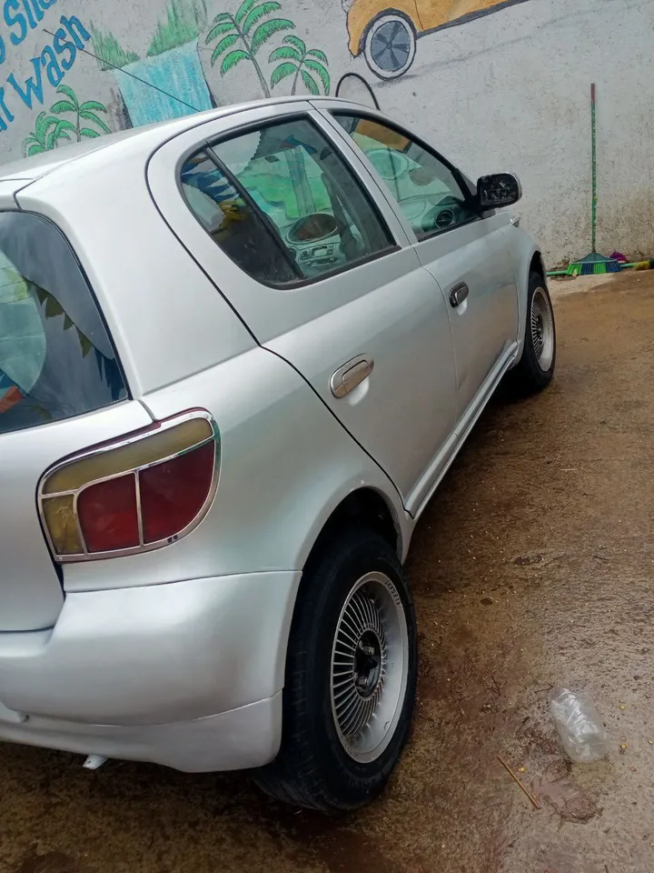 Toyota Vitz Yaris 2002 Manual – photo 4