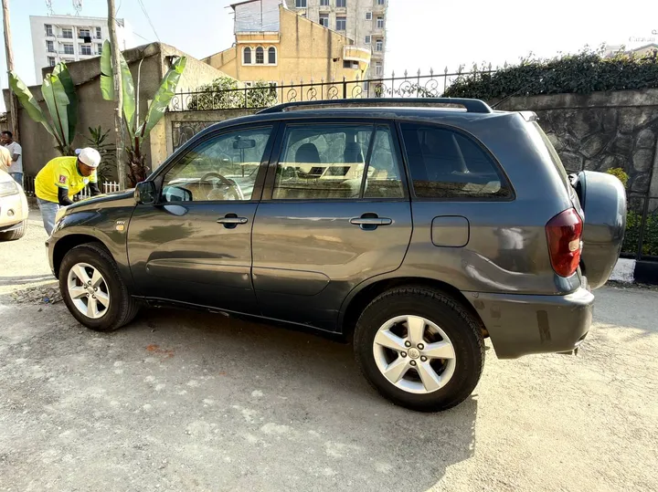 Toyota RAV4 2005 Manual – photo 6