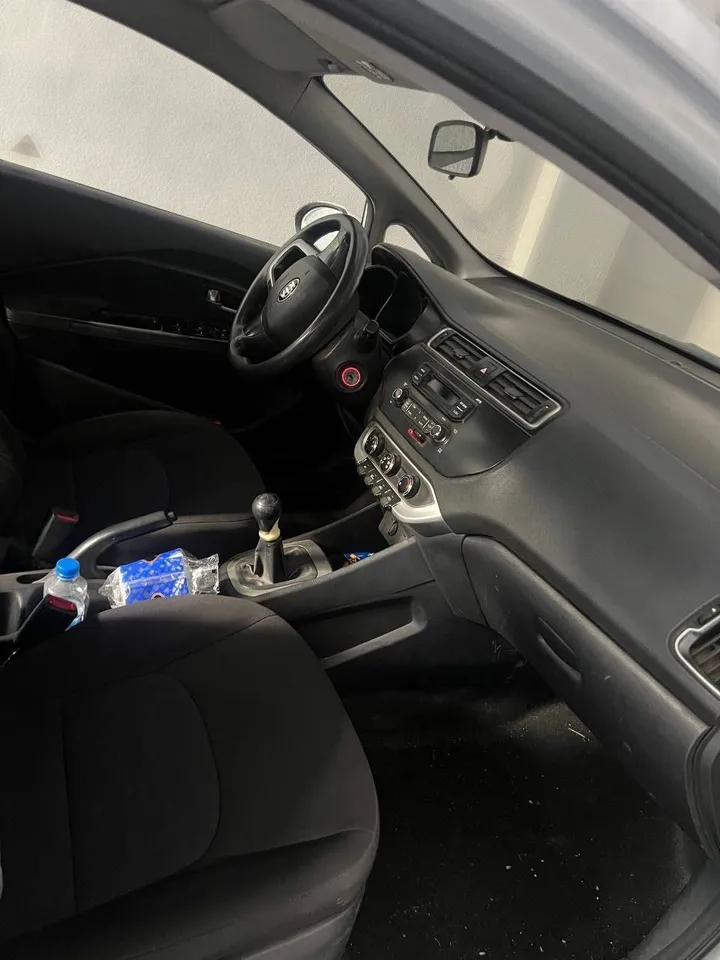 Kia Rio 2017 Manual – photo 4
