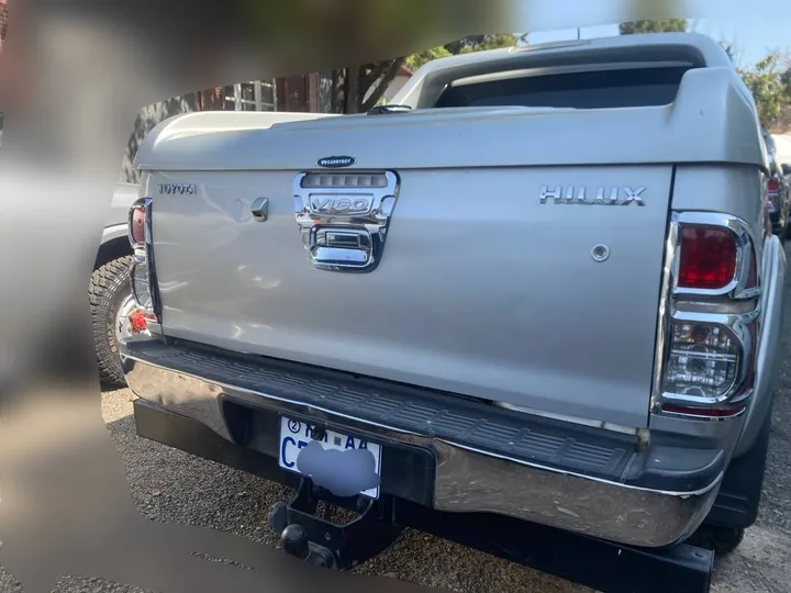 Toyota Hilux 2014 Double Cab Automatic – photo 5