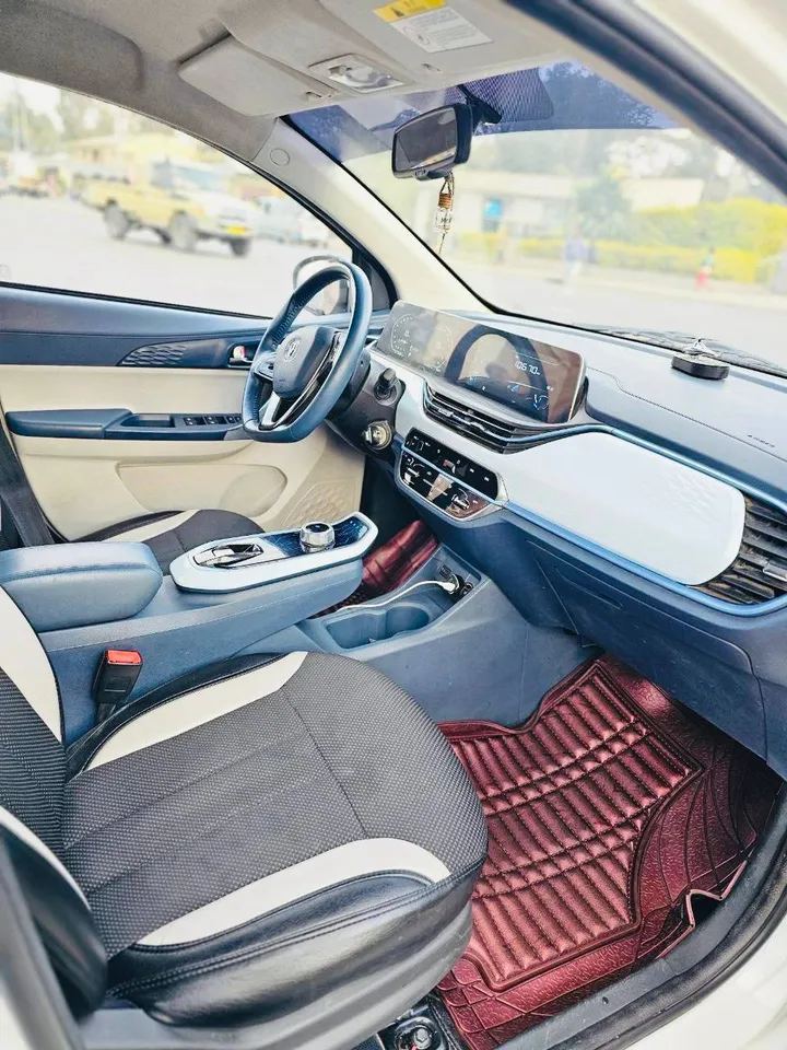 2023 Electric Hatchback Car – photo 7